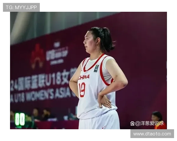 李月汝与队友激情对战21点视频版 吊带裙造型引领性感风潮 李月汝与队友激情对战21点视频版 吊带裙造型引领性感风潮